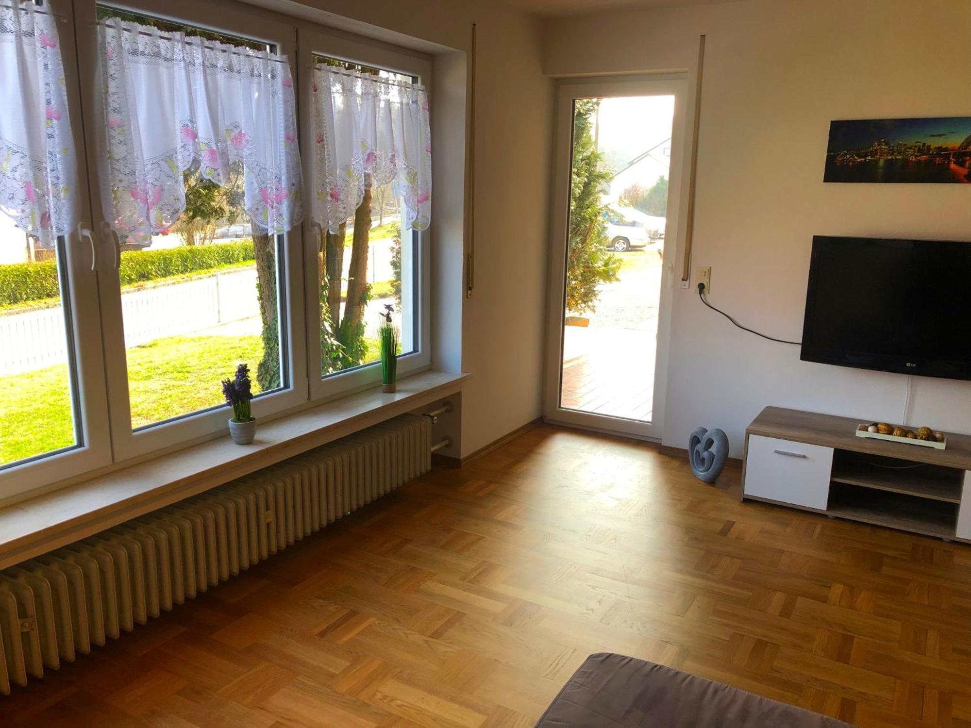 Ferienwohnungen / Ferienhaus Adelsried Ngoại thất bức ảnh